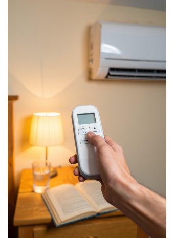 Нужно ли выключать кондиционер на ночь или оставить включенным?